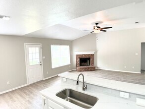 3913 Periwinkle Dr in Fort Worth, TX - Building Photo - Building Photo