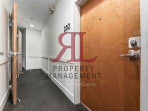 1131 N High St in Columbus, OH - Building Photo - Building Photo