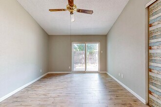 800 Lee St in Mesquite, TX - Building Photo - Building Photo