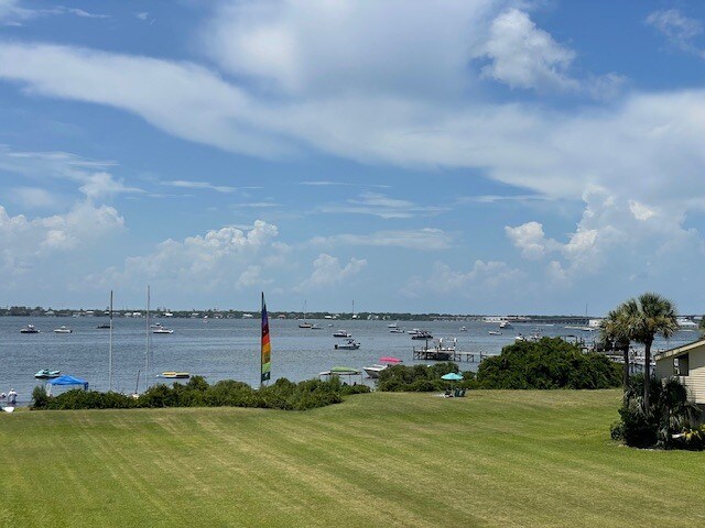 900 Fort Pickens Rd, Unit 421 in Pensacola Beach, FL - Building Photo