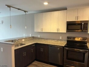 241 Ridge Rd, Unit A1 in North Arlington, NJ - Building Photo - Building Photo