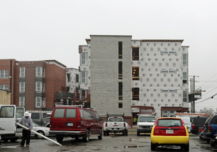 Cresent Square in Virginia Beach, VA - Building Photo - Building Photo