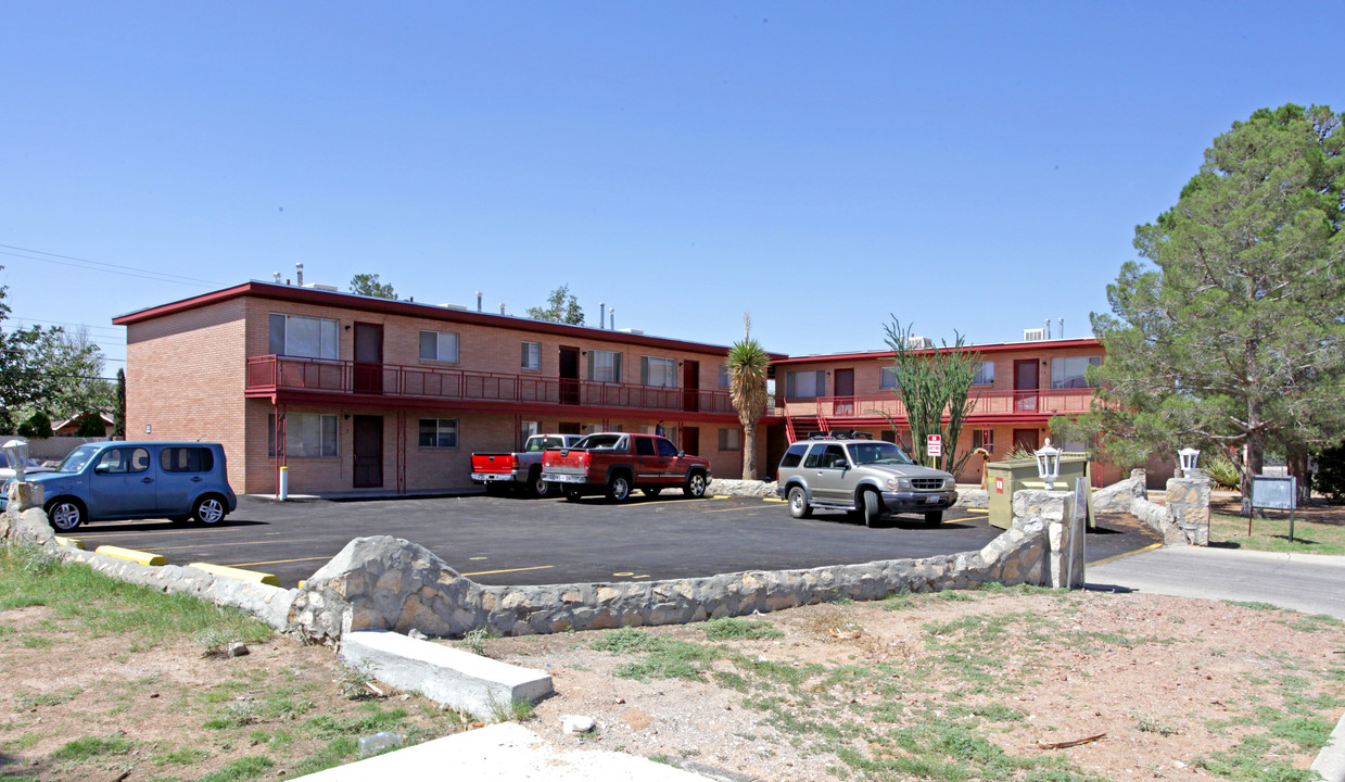 Rosemont Apartments in El Paso, TX - Building Photo