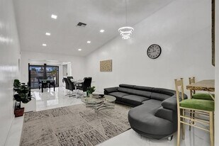 5434 SW 25th Ave in Fort Lauderdale, FL - Building Photo