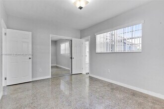 174 NE 211th St in Miami Gardens, FL - Building Photo - Building Photo