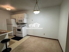 6007 W Broadway in New Hope, MN - Building Photo - Building Photo