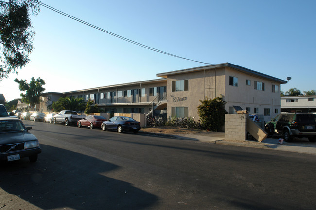 The El Greco in Goleta, CA - Building Photo - Building Photo