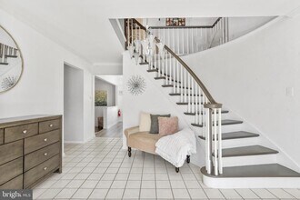 5 Greenleigh Cir in Washington Township, NJ - Building Photo - Building Photo