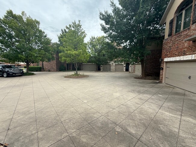 property at 2600 S Everest Ave