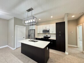 279 Elm Ct in Poinciana, FL - Building Photo - Building Photo