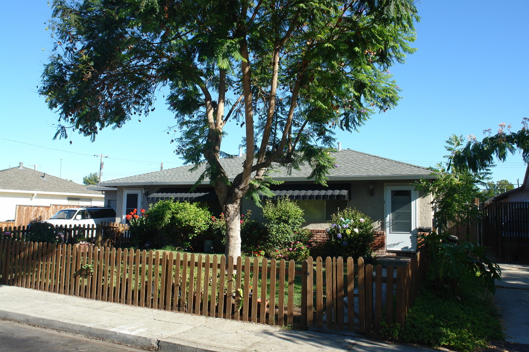 2415 Karen Dr in Santa Clara, CA - Building Photo