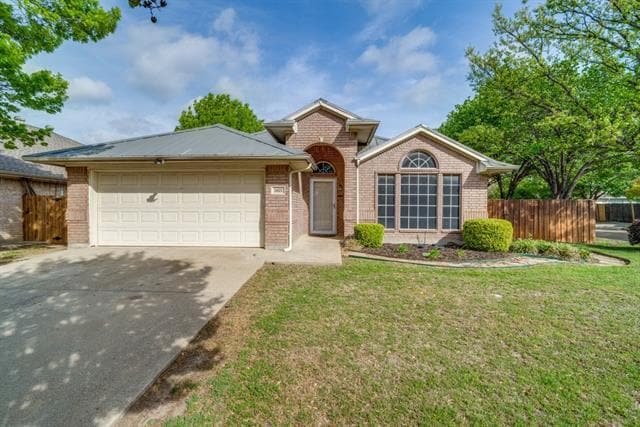 property at 3821 Staghorn Cir N