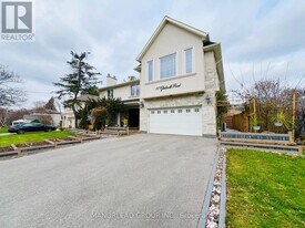 11 Glentworth Rd in Toronto, ON - Building Photo