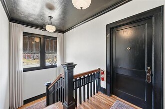 702 N Bishop Ave in Dallas, TX - Foto de edificio - Building Photo