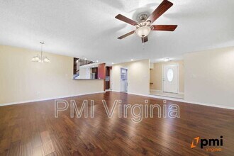 5413 Brookfield Dr in Virginia Beach, VA - Building Photo - Building Photo