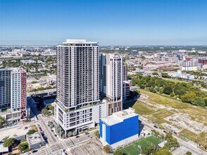 1600 NE 1st Ave, Unit 3019 in Miami, FL - Building Photo - Building Photo