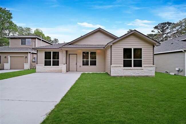 16502 Piper Ln in Montgomery, TX - Building Photo - Building Photo