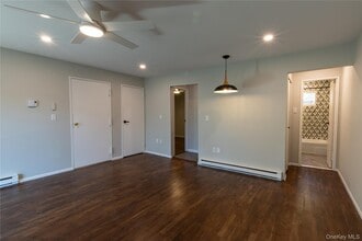 303 Old Mill Rd in Tuxedo, NY - Building Photo - Building Photo