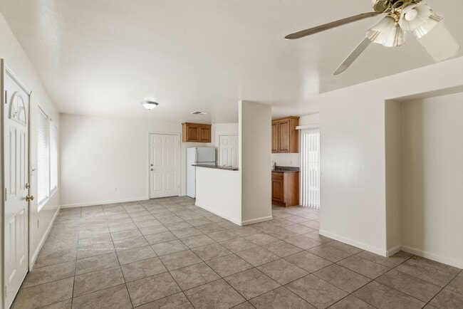 726 K St in Bakersfield, CA - Foto de edificio - Building Photo