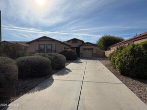 15569 W Montecito Ave in Goodyear, AZ - Building Photo - Building Photo