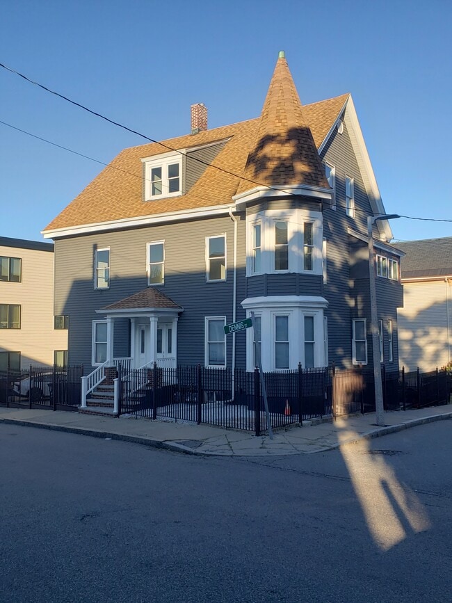 46 Dennis St, Unit 2