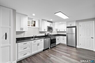 548 Ferry St in New Haven, CT - Building Photo - Building Photo