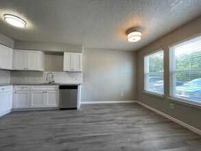 327 SW 3rd St in Grand Prairie, TX - Building Photo - Building Photo