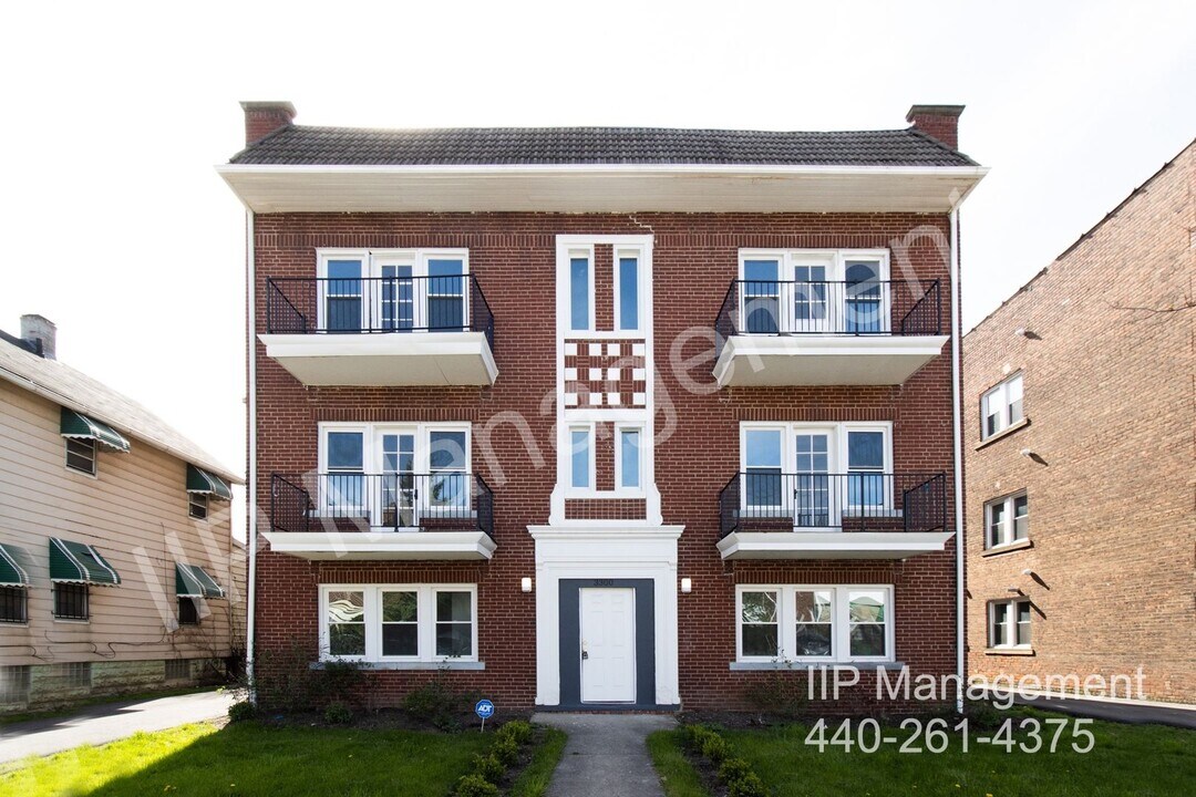 3300 E 149th St-Unit -2 in Cleveland, OH - Building Photo