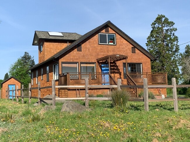 1789 Cooper Rd in Sebastopol, CA - Building Photo - Building Photo