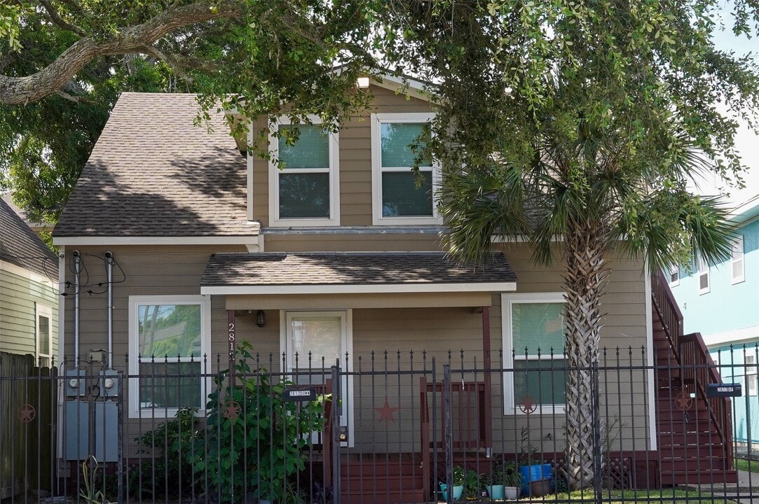 2812 Avenue M in Galveston, TX - Building Photo