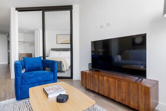 2625 N Clark St in Chicago, IL - Building Photo - Building Photo