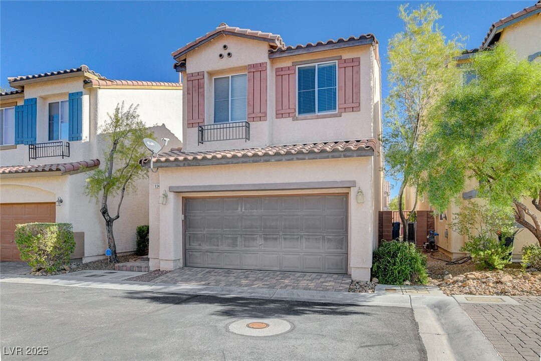 9344 Vista Waters Ln in Las Vegas, NV - Foto de edificio