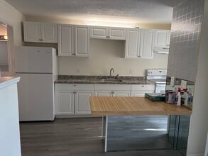 1081 SE Monterey Rd, Unit C26 in Stuart, FL - Building Photo - Building Photo