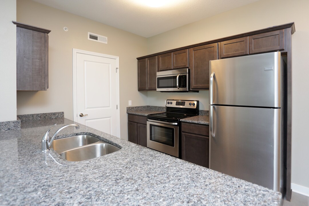Timberline Pointe in Urbandale, IA - Building Photo