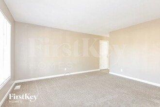 2740 Sherwood Dr in Florissant, MO - Building Photo - Building Photo