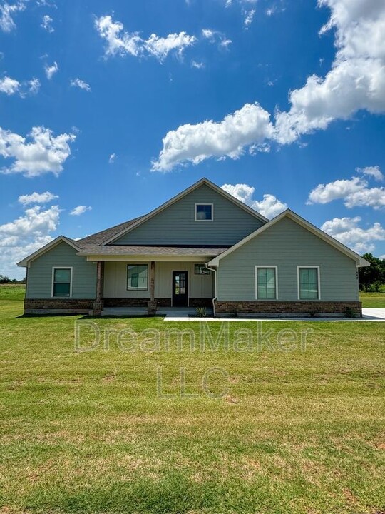 862 Apple Blossom Way in Goldsby, OK - Foto de edificio