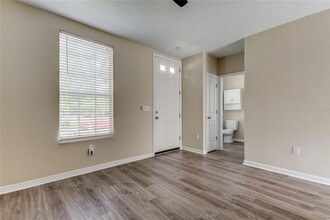 10037 Bradwell Pl in Tampa, FL - Building Photo - Building Photo