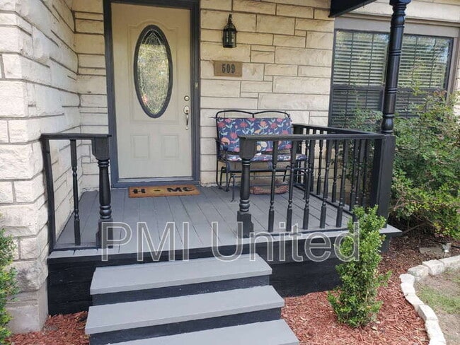 509 Bryan St in Weatherford, TX - Building Photo - Building Photo