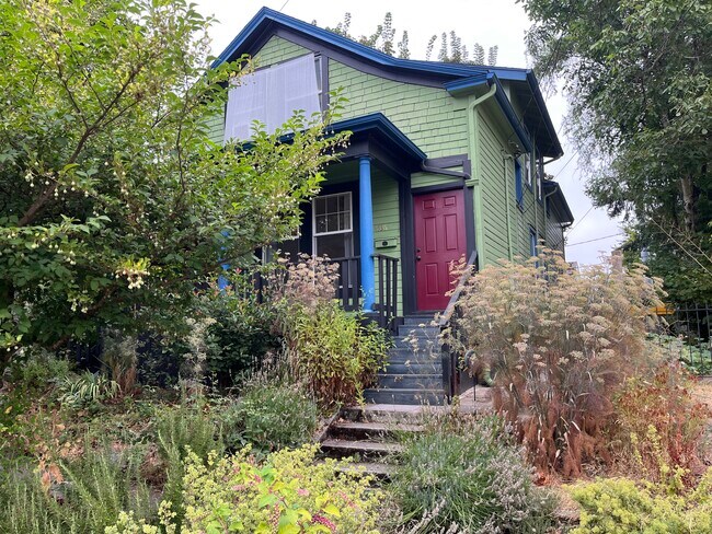 4536 NE Garfield Ave, Unit 4536