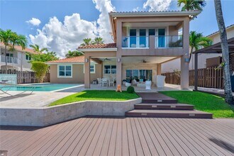 6822 NW 112th Ave in Doral, FL - Building Photo - Building Photo