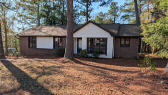 2104 11th Pl NW in Birmingham, AL - Building Photo