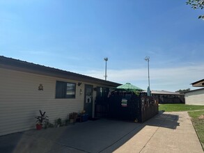 Riverside Apartments and Townhomes in Camanche, IA - Building Photo - Building Photo