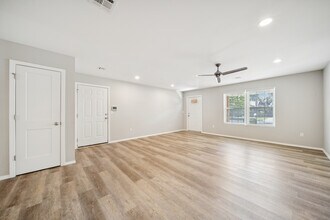 5429 S Norfolk Ave in Tulsa, OK - Building Photo - Building Photo