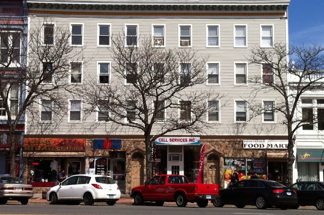 530 Main St in Middletown, CT - Foto de edificio - Building Photo