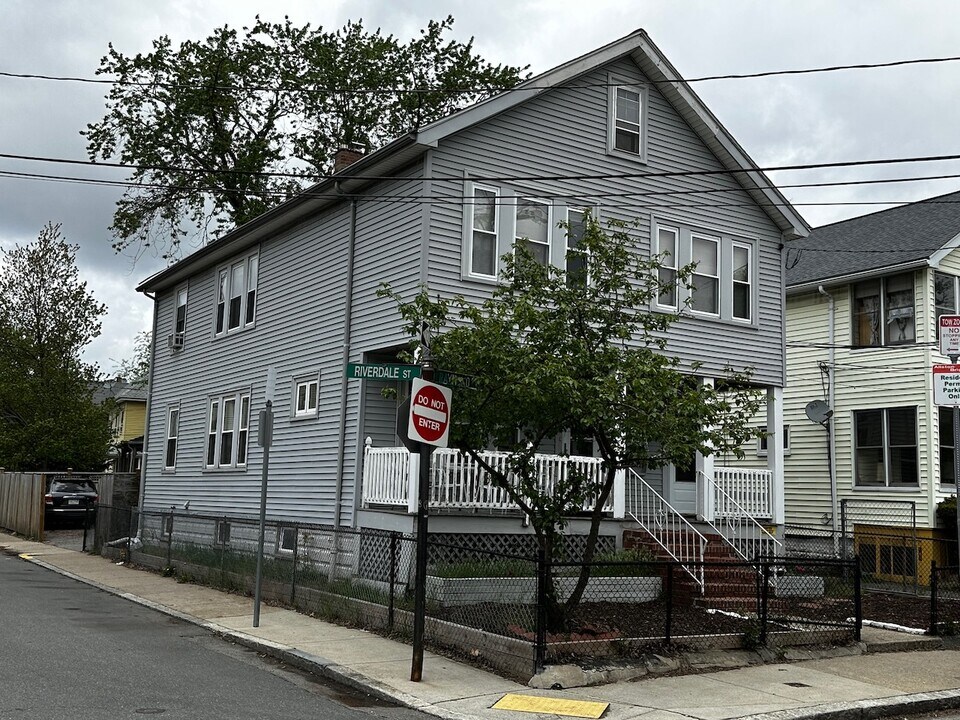 58 Raymond St, Unit 58 in Boston, MA - Foto de edificio