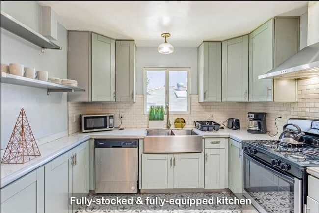 6645 Amherst St in San Diego, CA - Building Photo - Building Photo