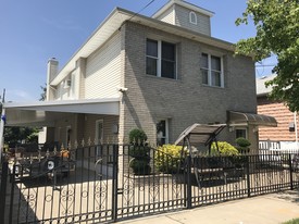 352 Parkinson Ave Apartments