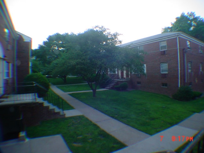 77 Orange Rd in Montclair, NJ - Building Photo - Building Photo