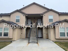 1049 W Pine Ave in Meridian, ID - Building Photo