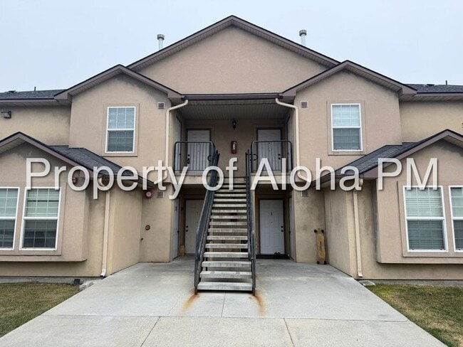 property at 1049 W Pine Ave